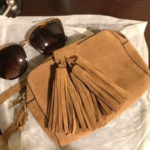 Lulus small tassel crossbody